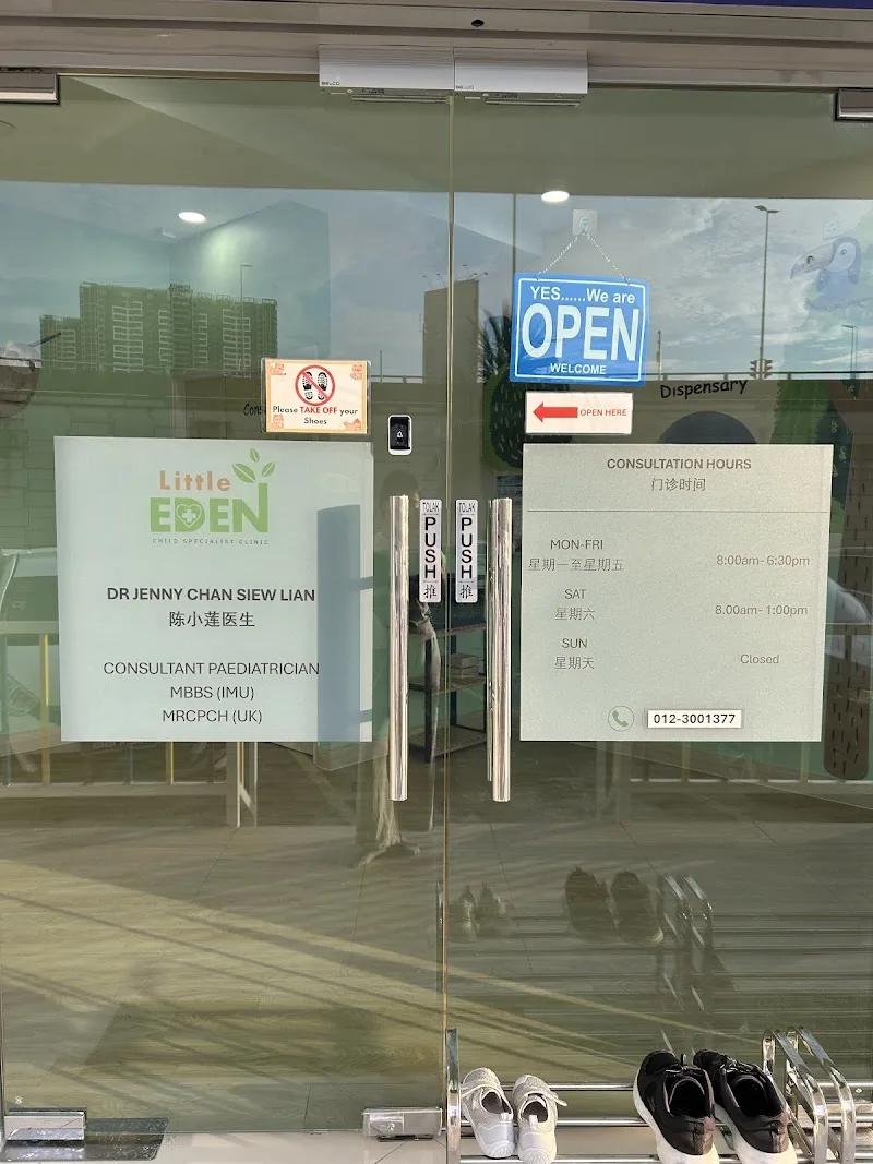 Little Eden Child Specialist Clinic building and parking in Bandar Puchong Utama